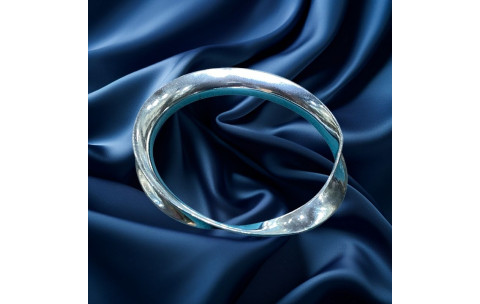 Pre-loved Vintage Second Hand 925 Silver Bangle 37g 2H925-200
