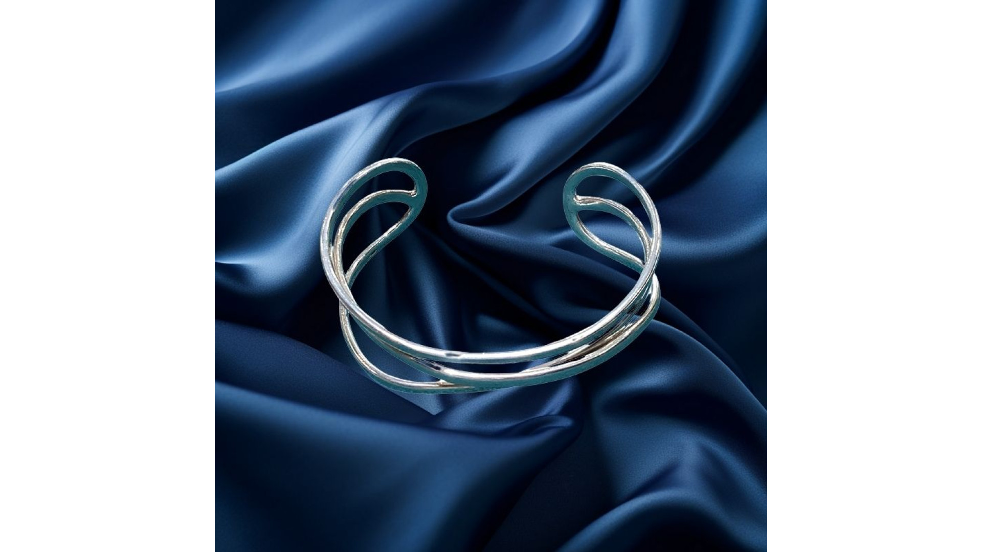 What Are Slave Bangles? Exploring Their History and Symbolism