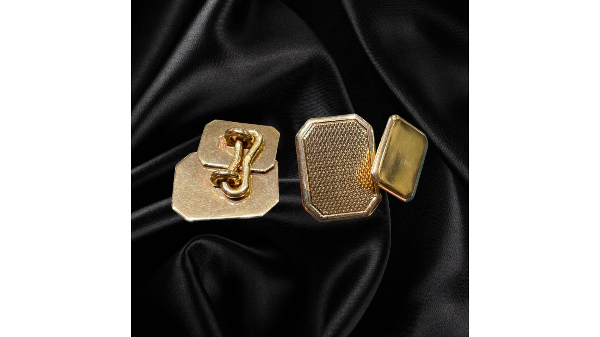 Corporate Gifts: Second Hand Gold Cufflinks UK
