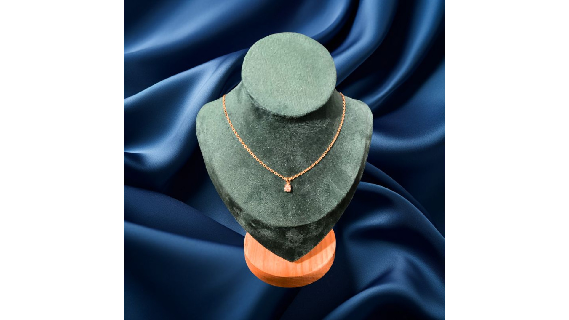 Elevate Her Style: New Gold Necklaces for the Modern Woman