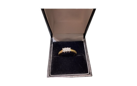 Brand New 18ct Gold 0.50ct F-G VS Diamond Trilogy Ring | Hallmarked 2008 London | H E Phillips Ltd Totnes - 203740