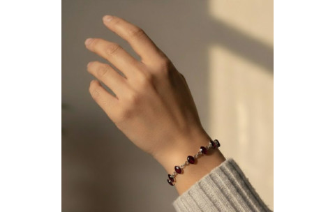 Genuine 925 Silver Teardrop Garnet Bracelet – Genuine 925 Silver | H E Phillips Ltd