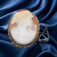 Pre-loved 9ct Yellow Gold Hallmarked Vintage Second Hand Cameo Brooch 2G0041