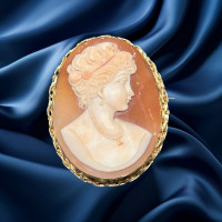 Pre-loved vintage 9ct yellow gold hallmarked second hand Cameo brooch