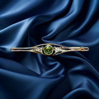 Pre-loved vintage 9ct yellow gold hallmarked second hand peridot and pearl brooch
