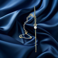 Pre-Loved vintage second hand 9ct yellow gold diamond narrow bar style brooch
